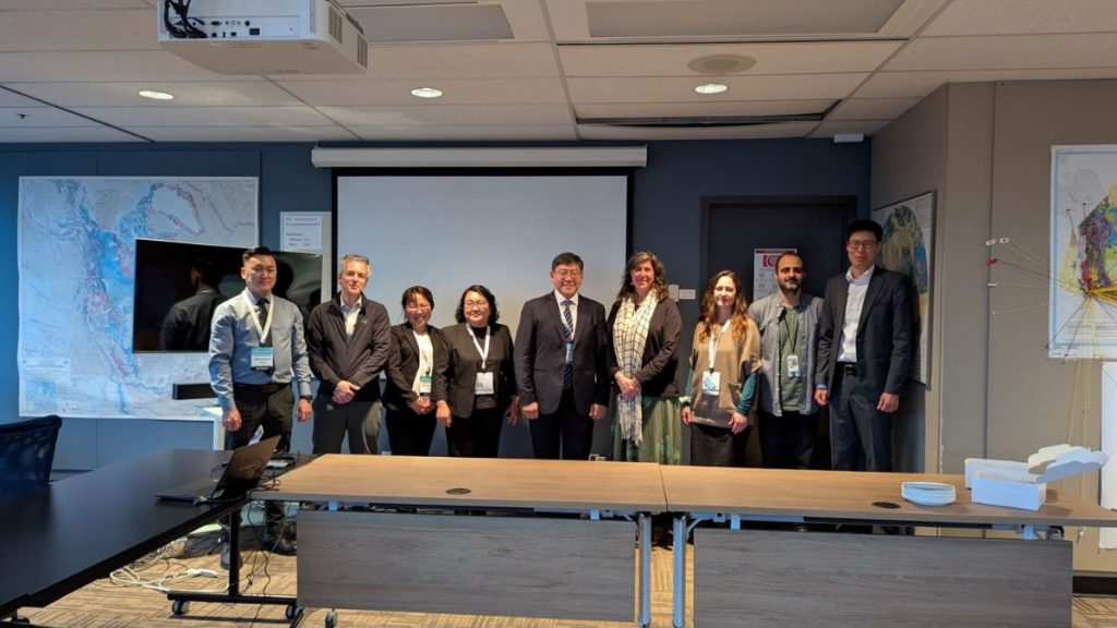 ҮНДЭСНИЙ ГЕОЛОГИЙН АЛБАНЫ ТӨЛӨӨЛӨГЧИД КАНАД УЛСАД АЖИЛЛАВ