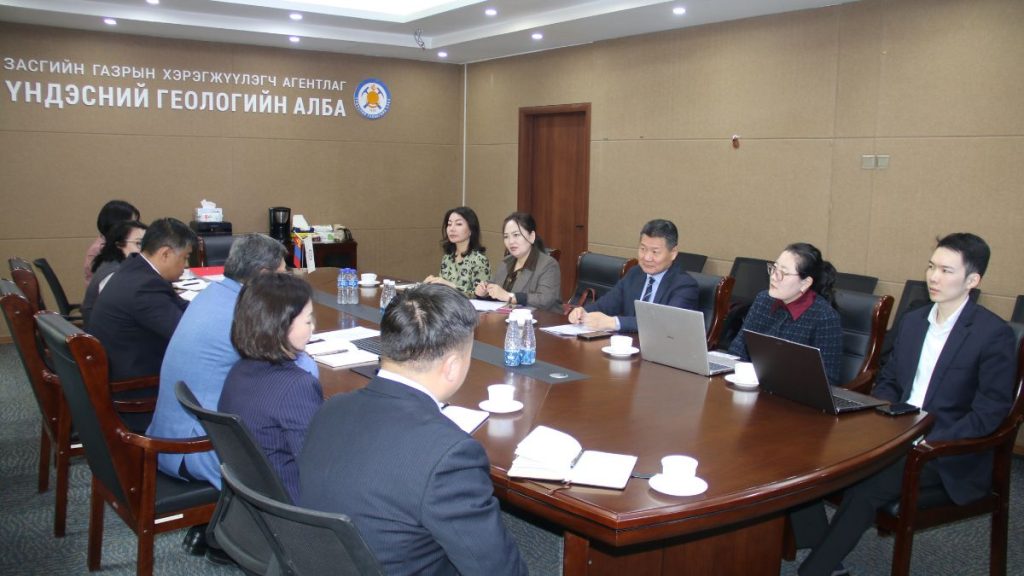 Монгол Улсын Төрийн албаны Зөвлөлийн Хүний нөөцийн аудитын баг Үндэсний геологийн албанд ажиллаж байна.